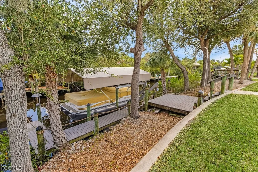9262 Palm Island Circle North Fort Myers FL 33903