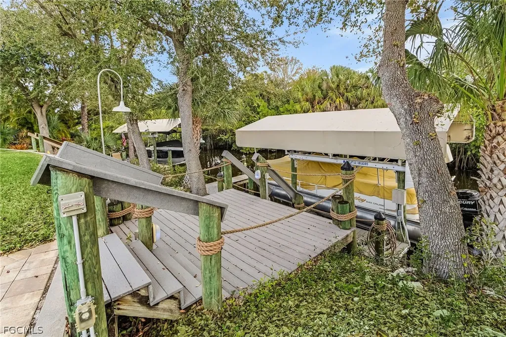 9262 Palm Island Circle North Fort Myers FL 33903