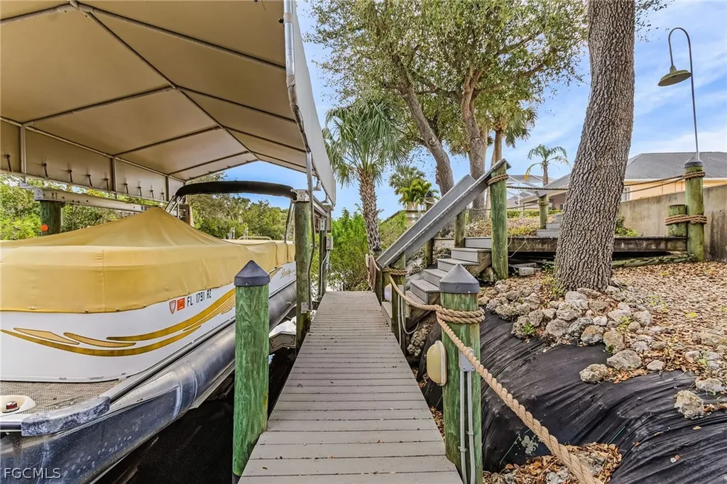 9262 Palm Island Circle North Fort Myers FL 33903