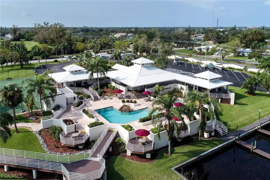 9262 Palm Island Circle North Fort Myers FL 33903
