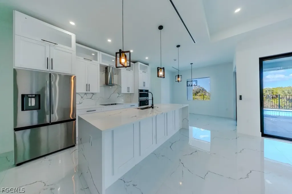 2716 NW 4th Place Cape Coral FL 33993