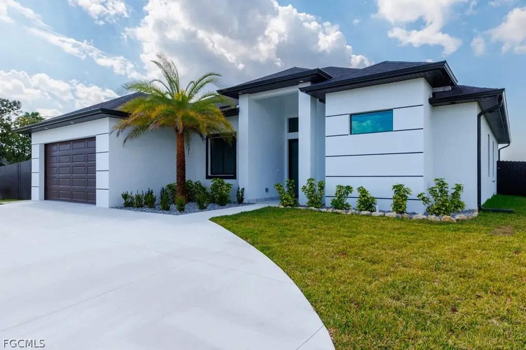 2716 NW 4th Place Cape Coral FL 33993