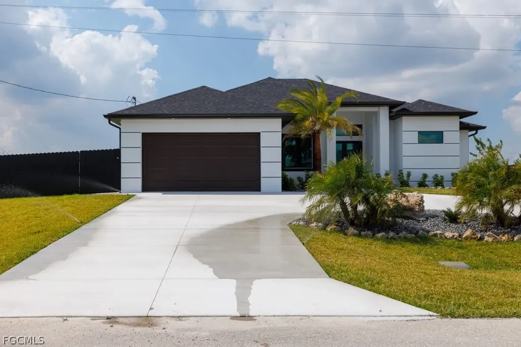 2716 NW 4th Place Cape Coral FL 33993