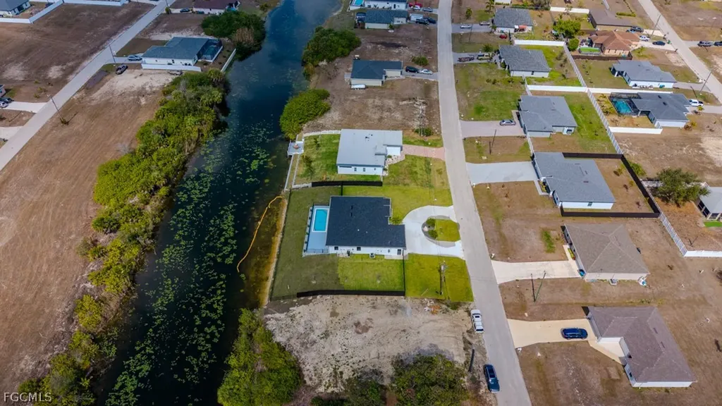 2716 NW 4th Place Cape Coral FL 33993