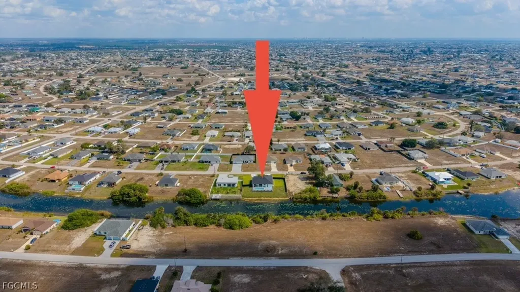 2716 NW 4th Place Cape Coral FL 33993