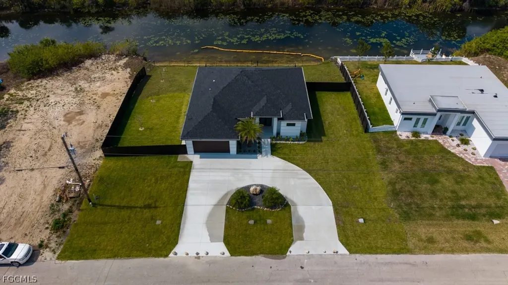 2716 NW 4th Place Cape Coral FL 33993