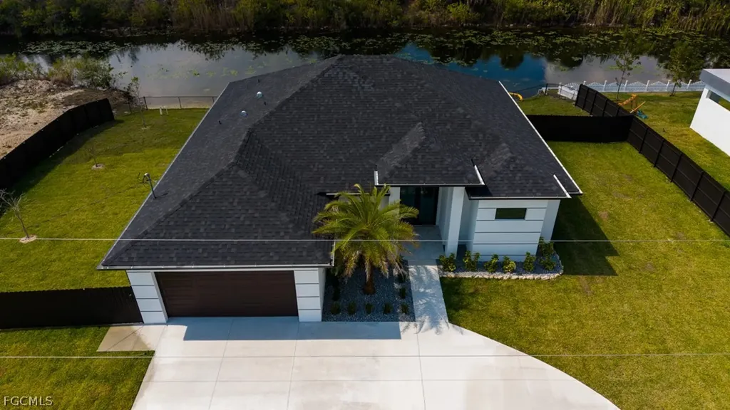 2716 NW 4th Place Cape Coral FL 33993