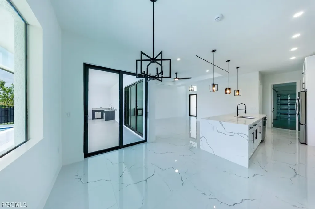 2716 NW 4th Place Cape Coral FL 33993