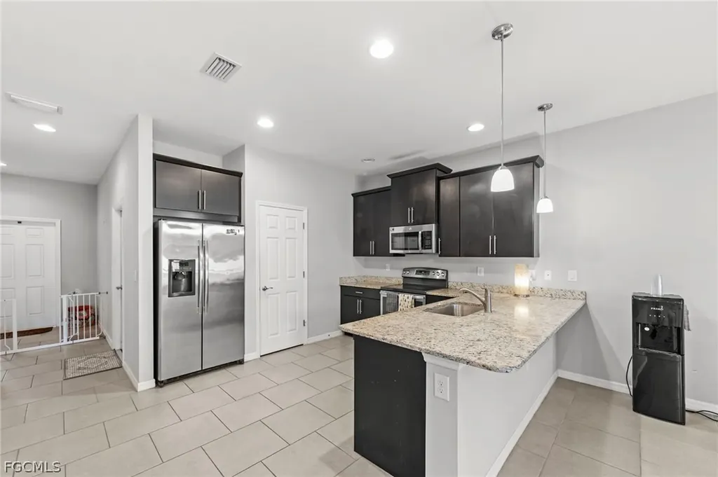 3768 Tilbor Circle Fort Myers FL 33916