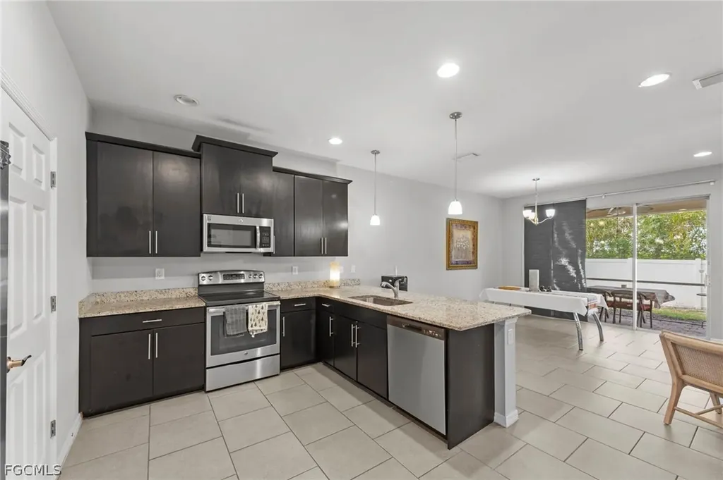 3768 Tilbor Circle Fort Myers FL 33916