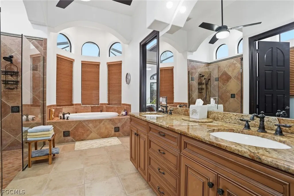 1929 Palaco Grande Parkway Cape Coral FL 33904