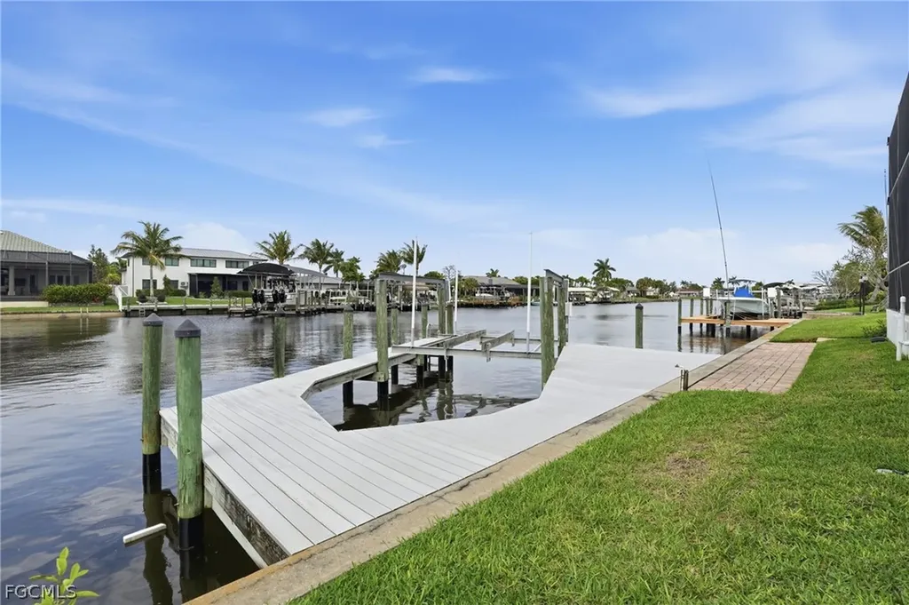 1929 Palaco Grande Parkway Cape Coral FL 33904
