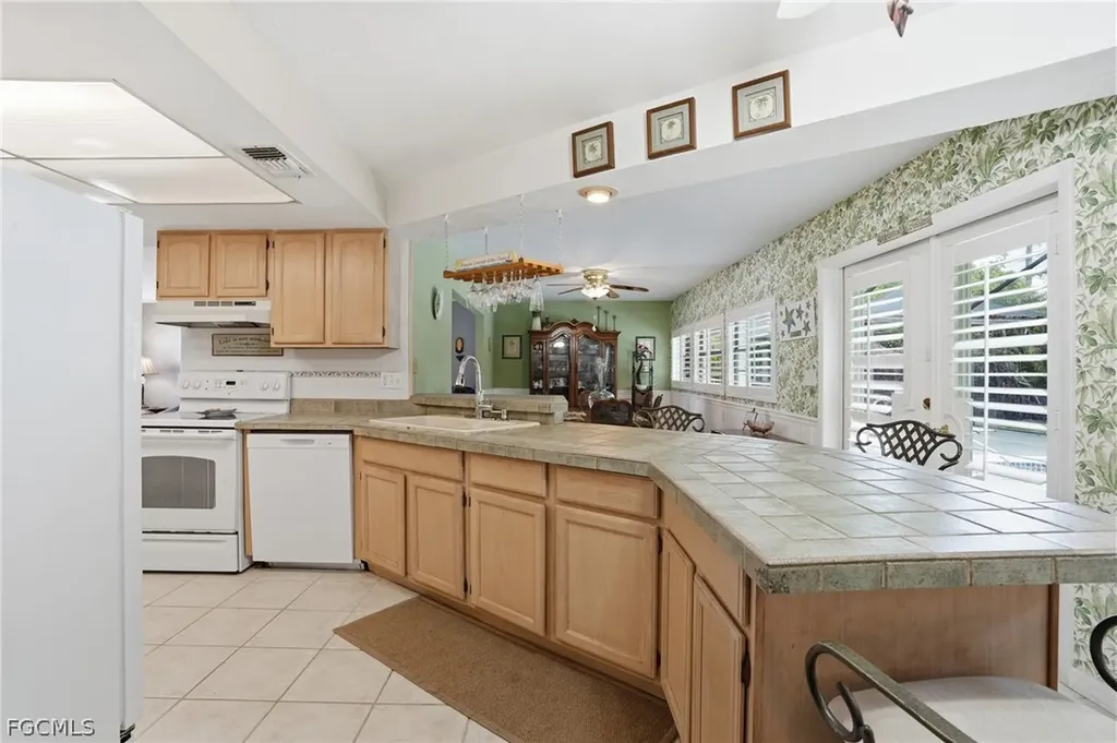 8948 Crest Lane Fort Myers FL 33907