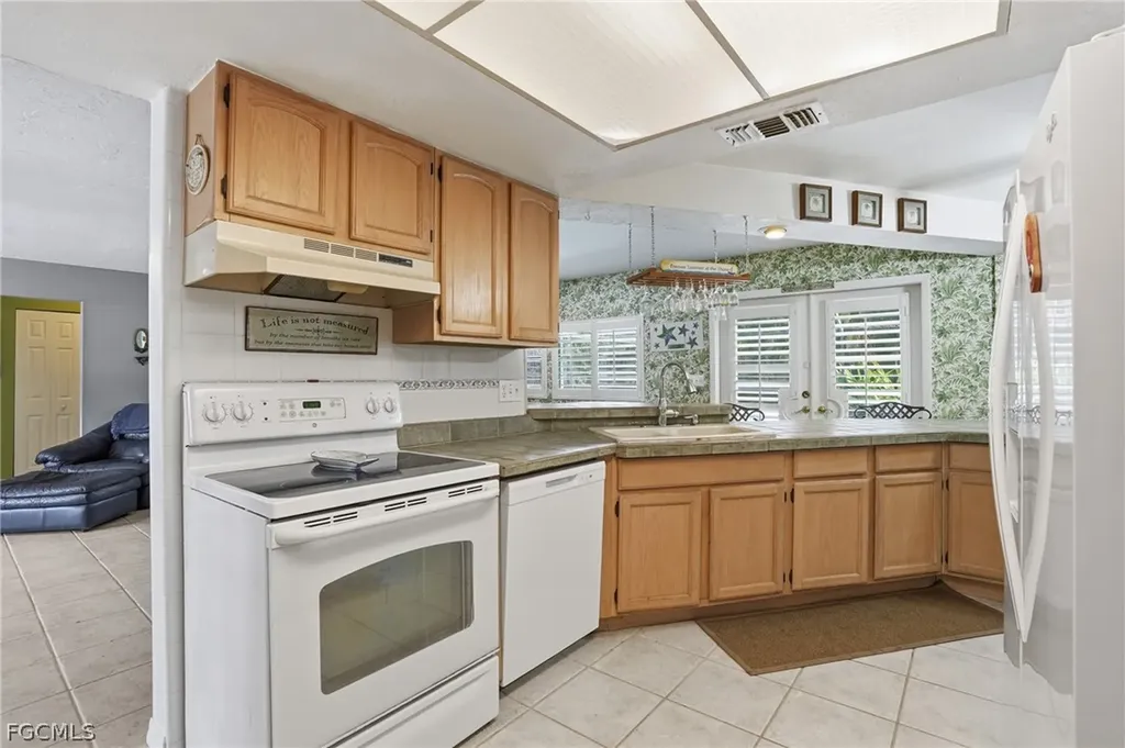 8948 Crest Lane Fort Myers FL 33907