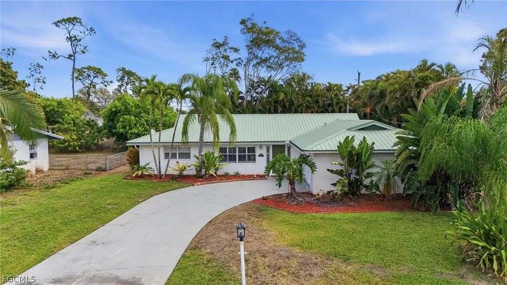 8948 Crest Lane Fort Myers FL 33907