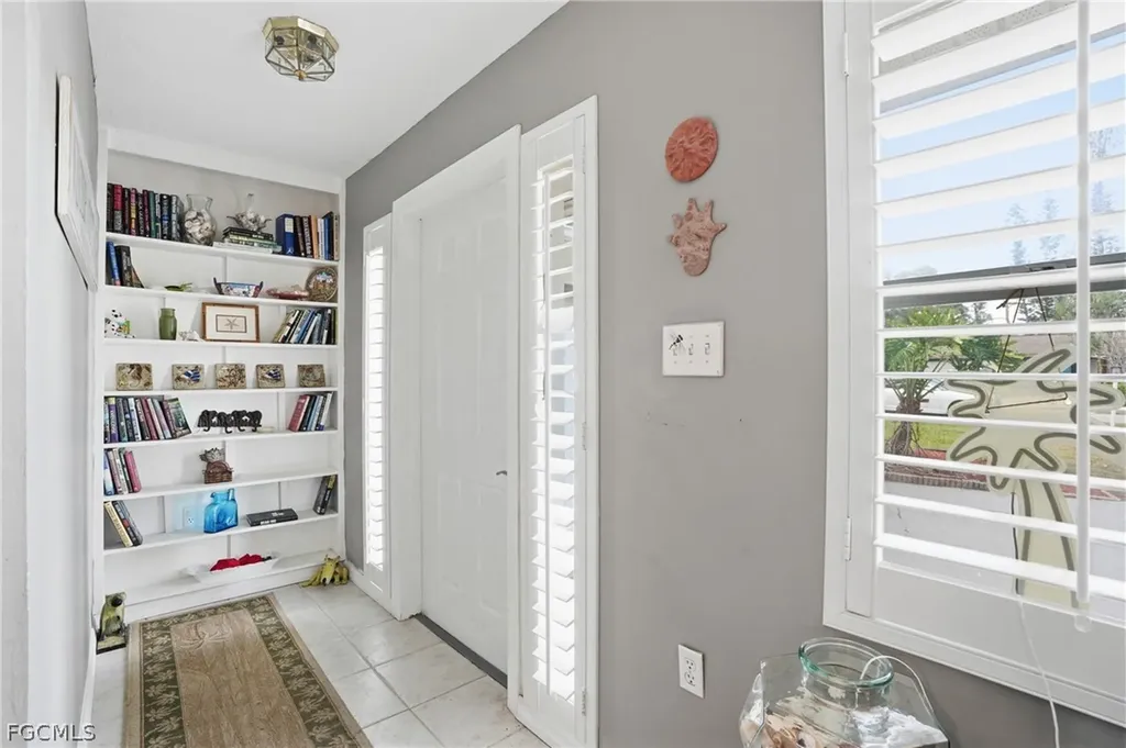 8948 Crest Lane Fort Myers FL 33907