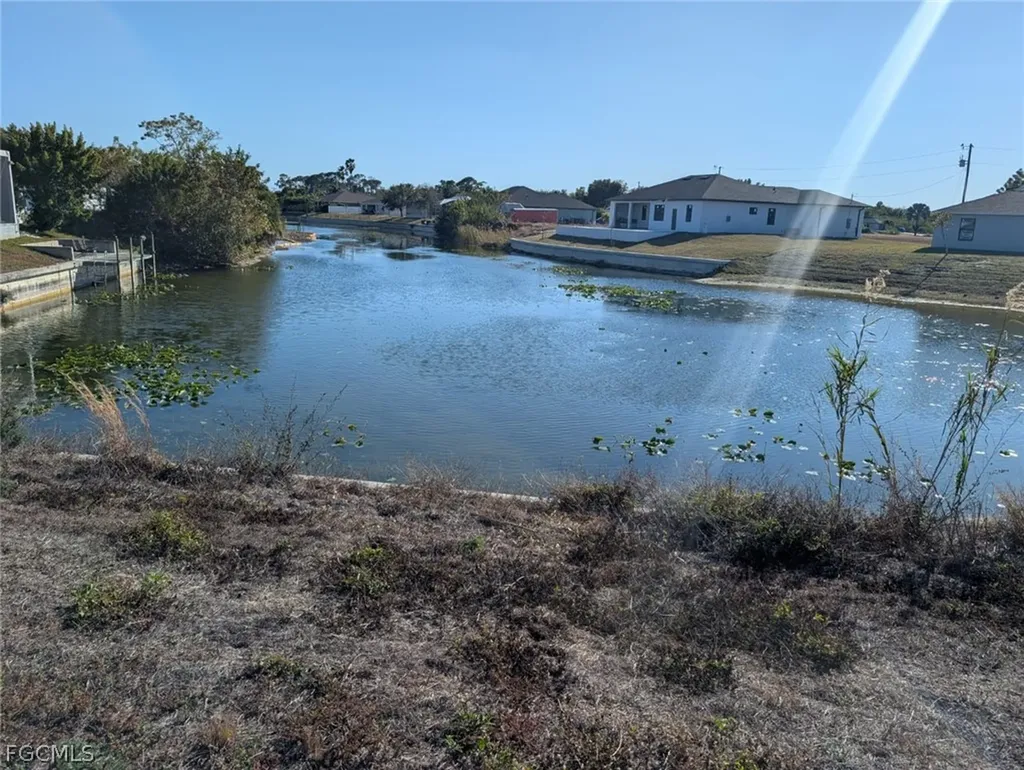 542 NE 5th Court Cape Coral FL 33909