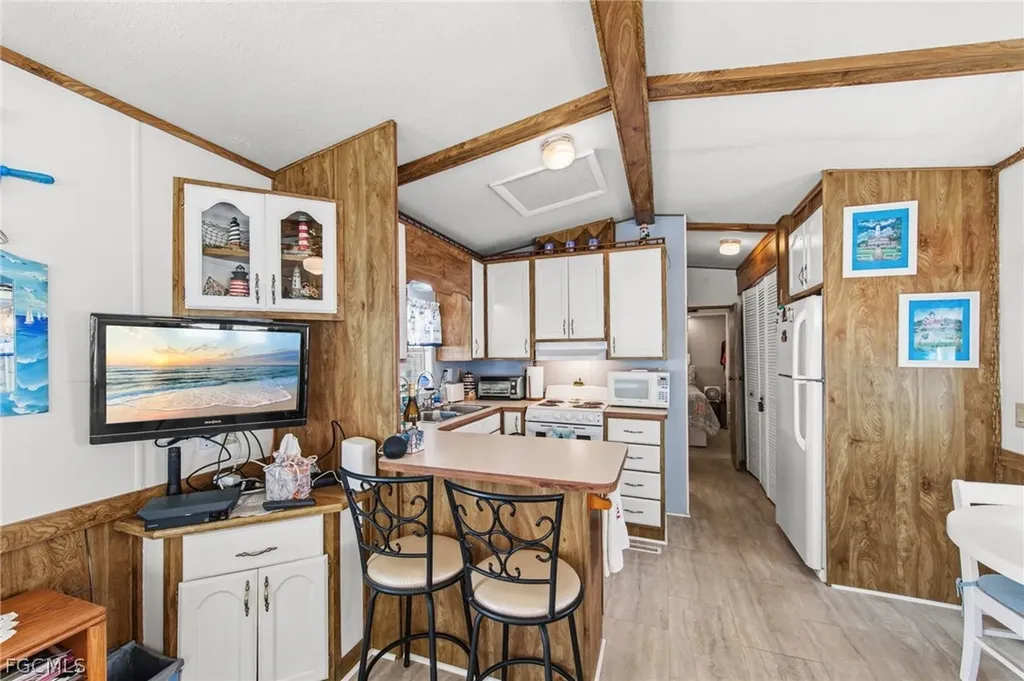 157 Caravan Circle North Fort Myers FL 33903