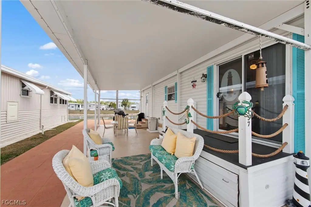 157 Caravan Circle North Fort Myers FL 33903