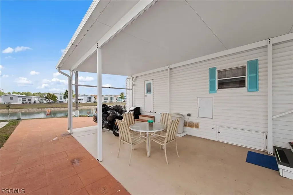 157 Caravan Circle North Fort Myers FL 33903