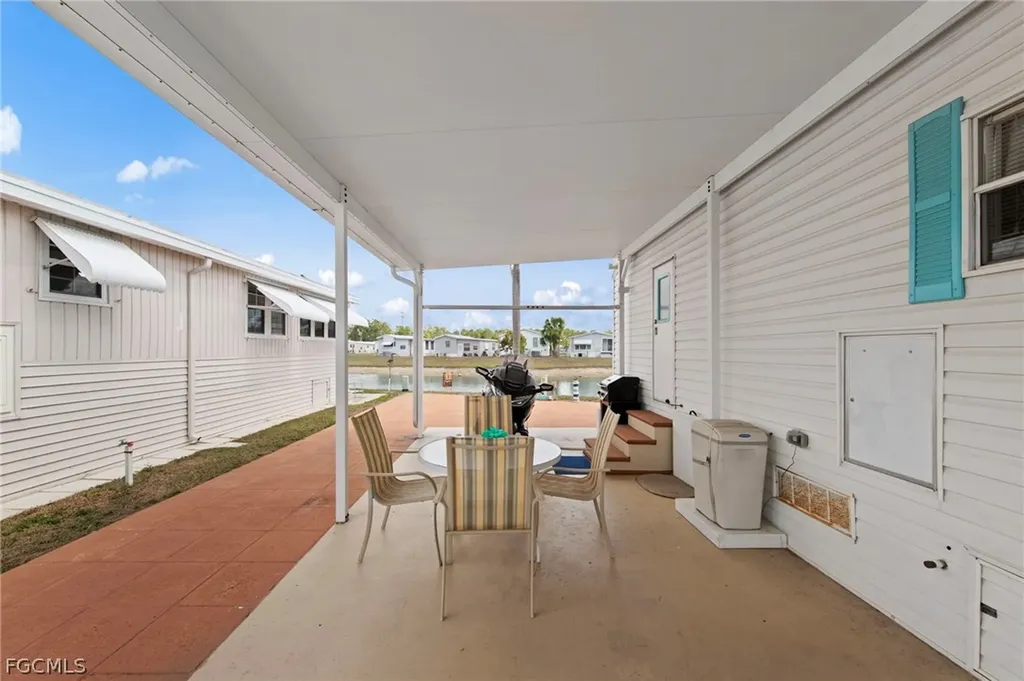 157 Caravan Circle North Fort Myers FL 33903