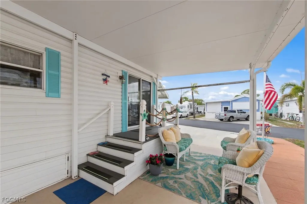 157 Caravan Circle North Fort Myers FL 33903