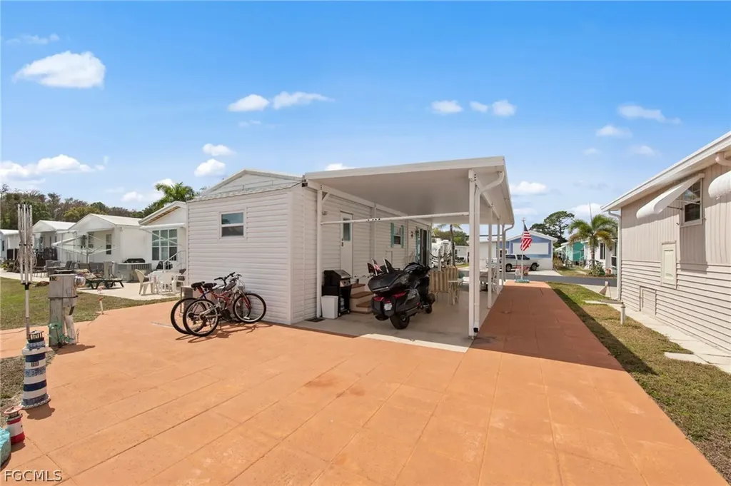157 Caravan Circle North Fort Myers FL 33903
