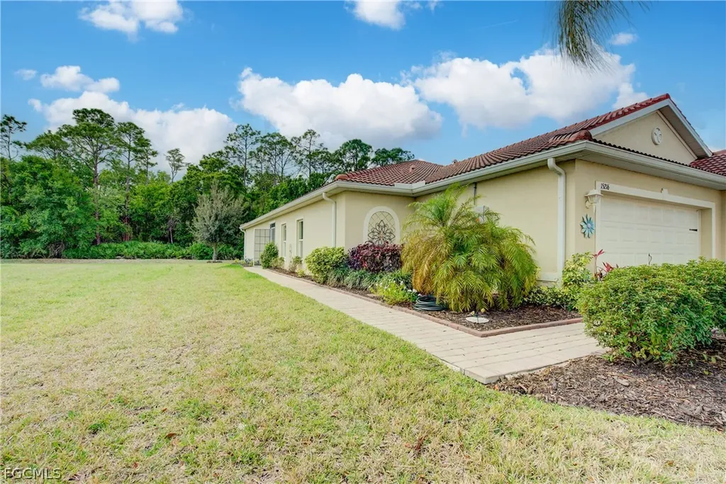 15216 Ligustrum Lane Alva FL 33920