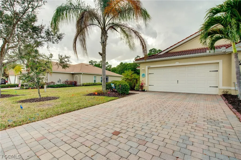 15216 Ligustrum Lane Alva FL 33920