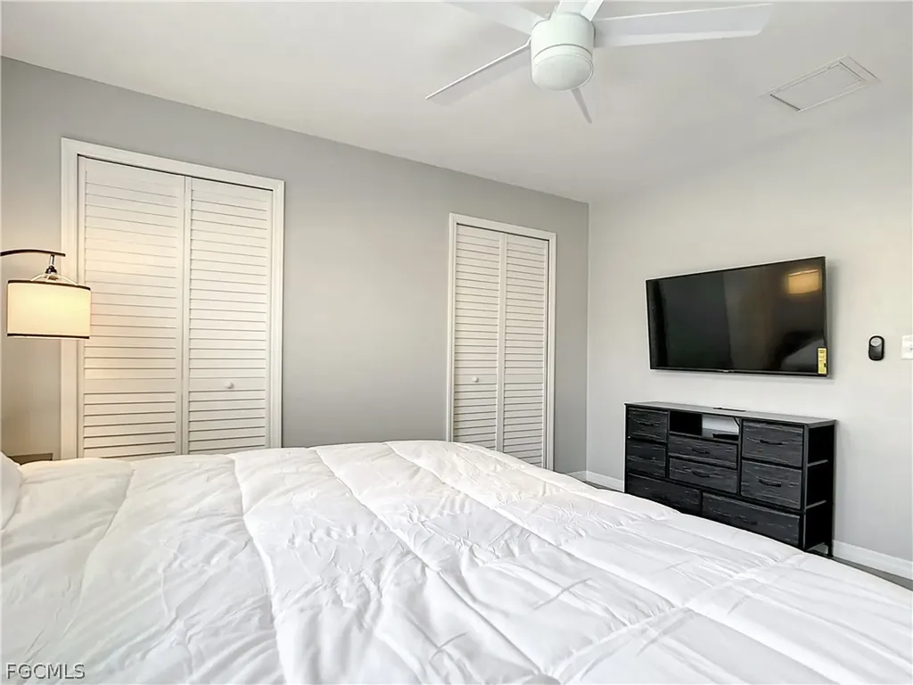 4928/5000 SW 16th Place Cape Coral FL 33914