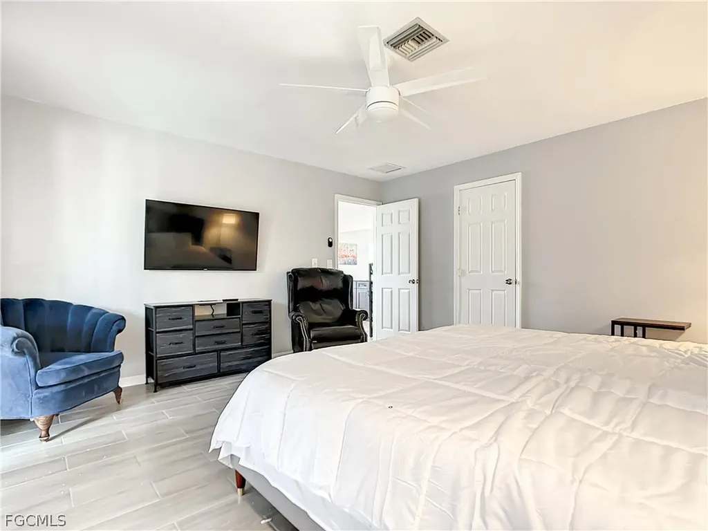 4928/5000 SW 16th Place Cape Coral FL 33914