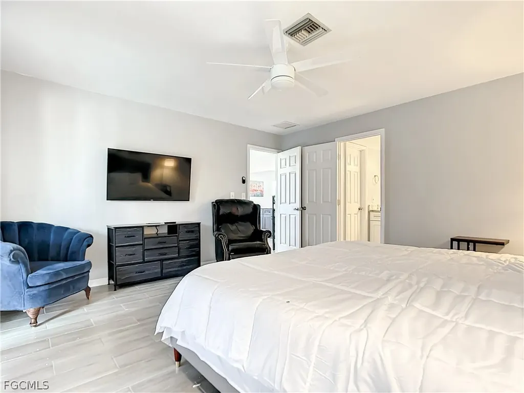 4928/5000 SW 16th Place Cape Coral FL 33914