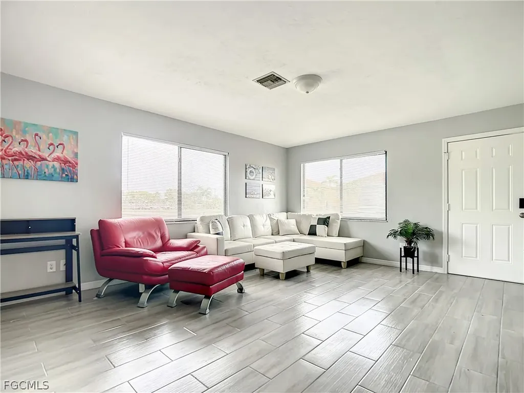 4928/5000 SW 16th Place Cape Coral FL 33914