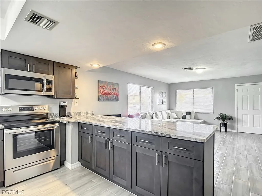 4928/5000 SW 16th Place Cape Coral FL 33914