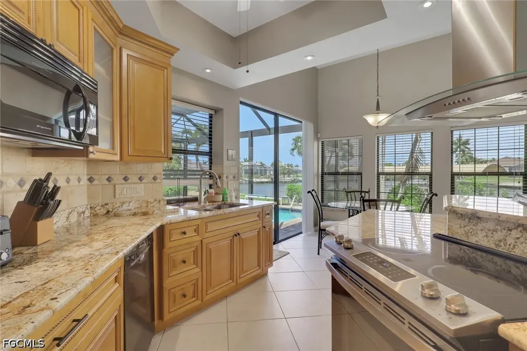 4333 SW 25th Avenue Cape Coral FL 33914