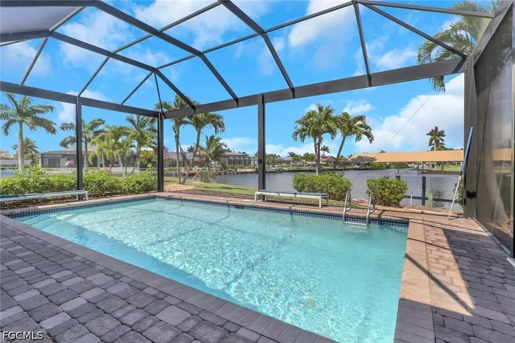 4333 SW 25th Avenue Cape Coral FL 33914