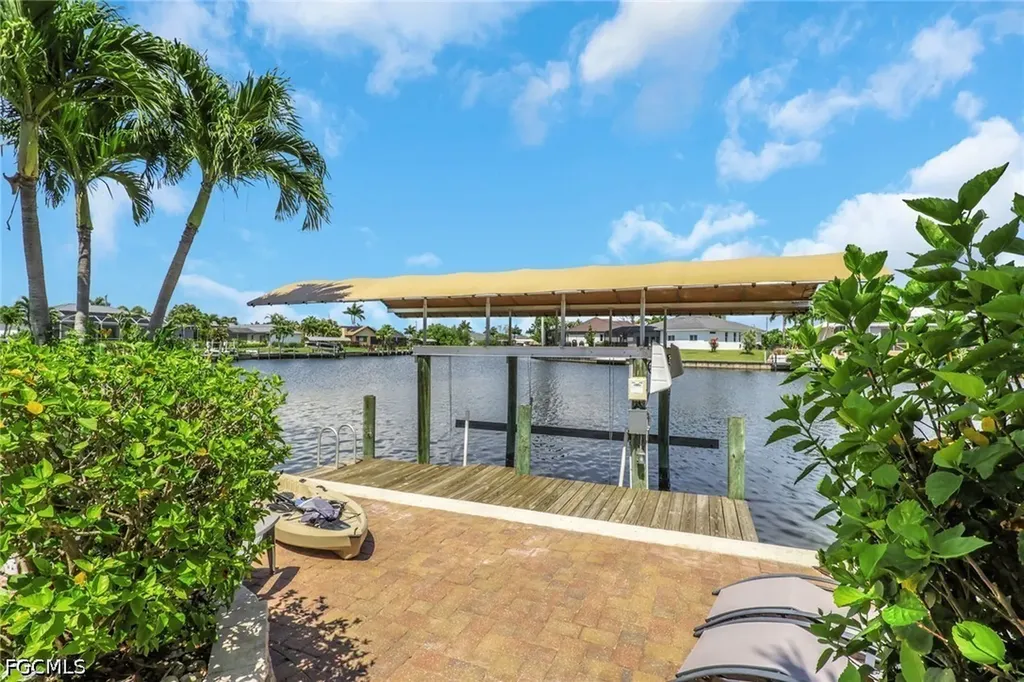 4333 SW 25th Avenue Cape Coral FL 33914