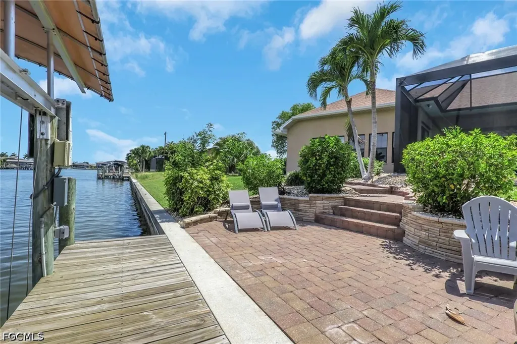 4333 SW 25th Avenue Cape Coral FL 33914