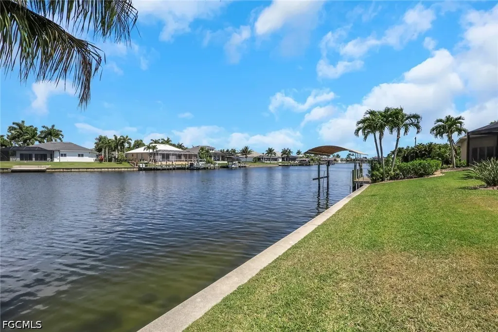 4333 SW 25th Avenue Cape Coral FL 33914