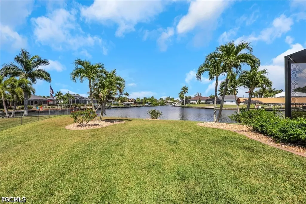 4333 SW 25th Avenue Cape Coral FL 33914