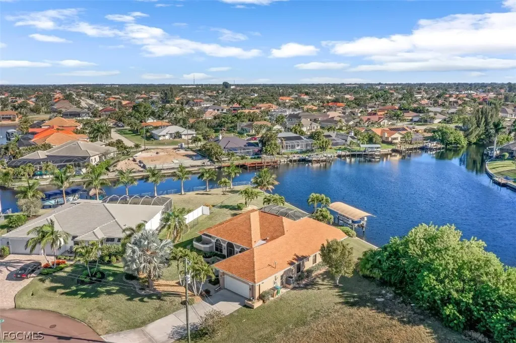 4333 SW 25th Avenue Cape Coral FL 33914