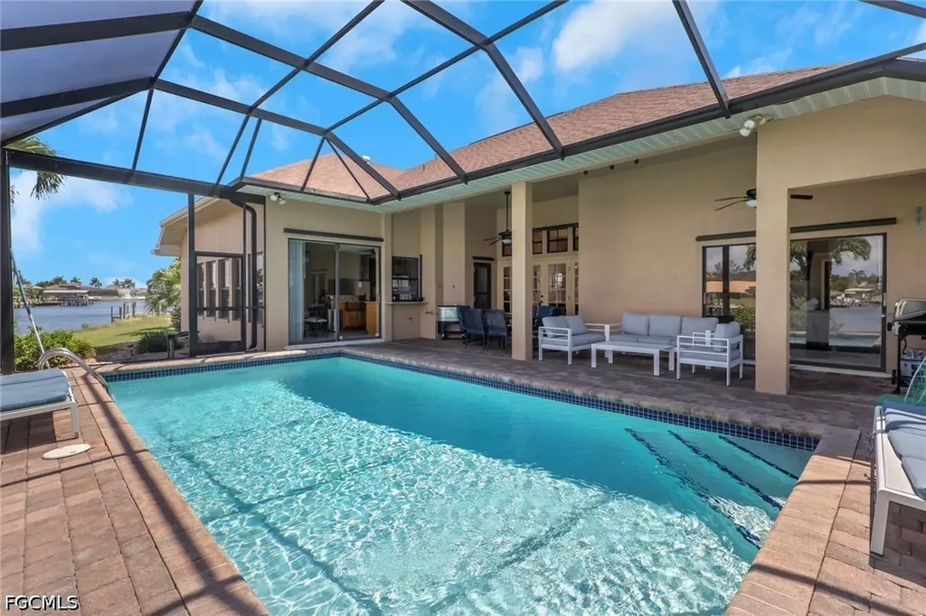 4333 SW 25th Avenue Cape Coral FL 33914