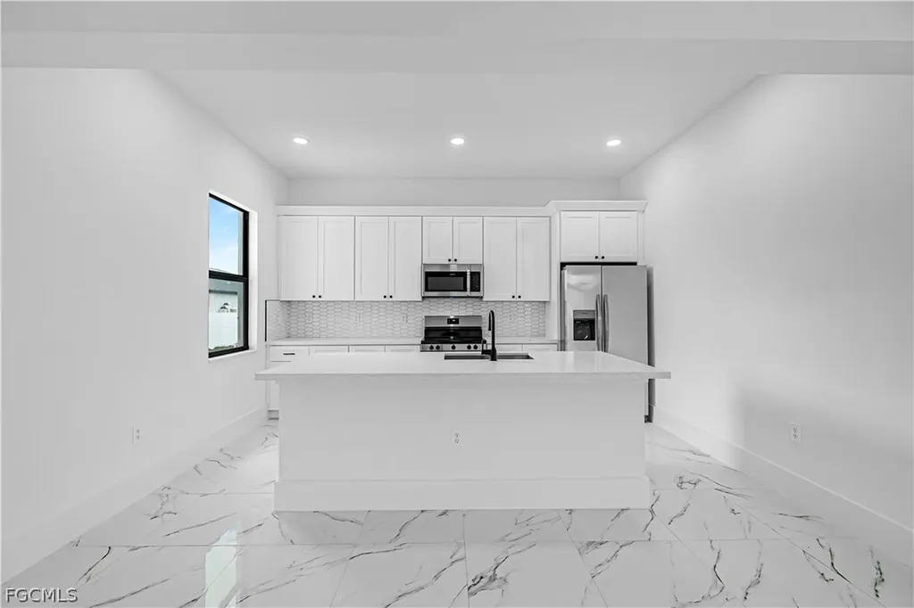 1633 NW 31st Place Cape Coral FL 33993