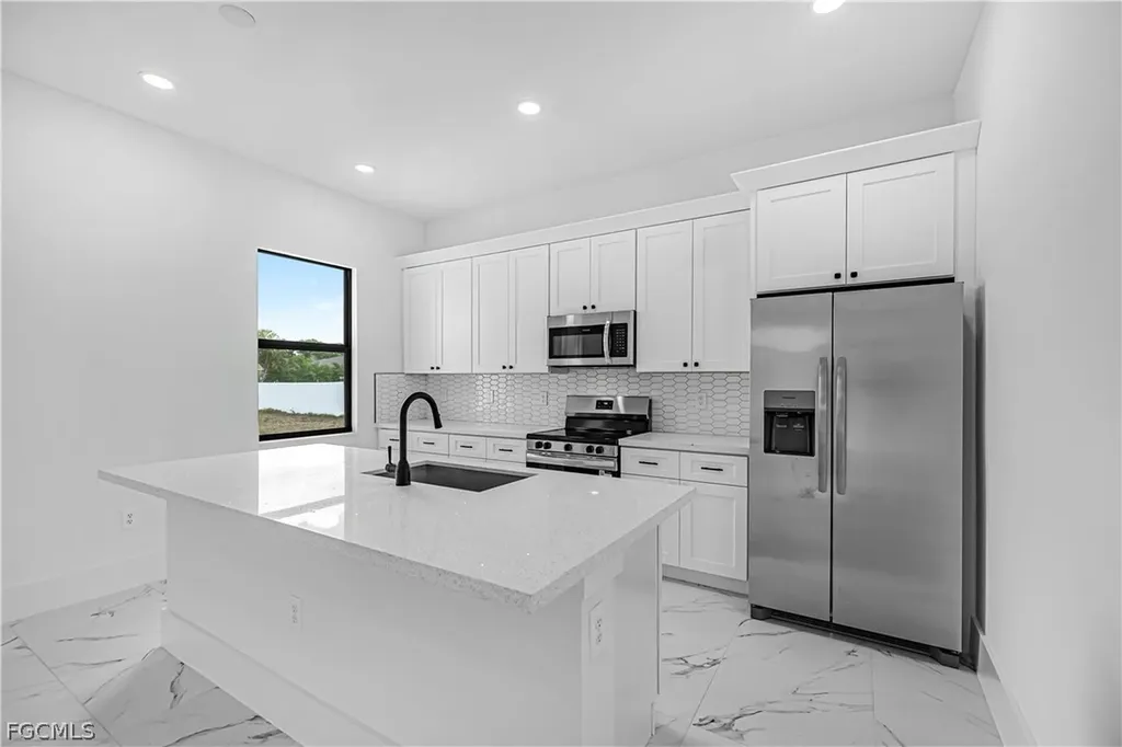 1633 NW 31st Place Cape Coral FL 33993
