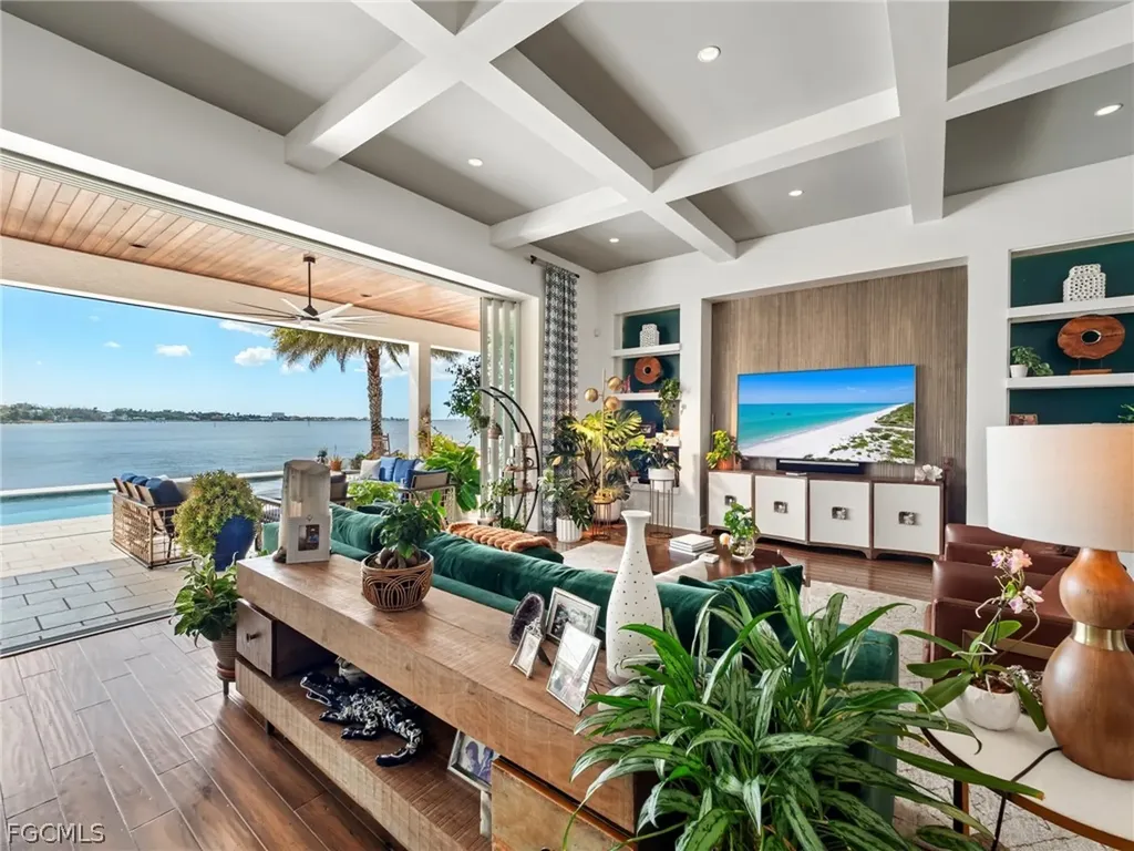 911 Aqua Lane Fort Myers FL 33919