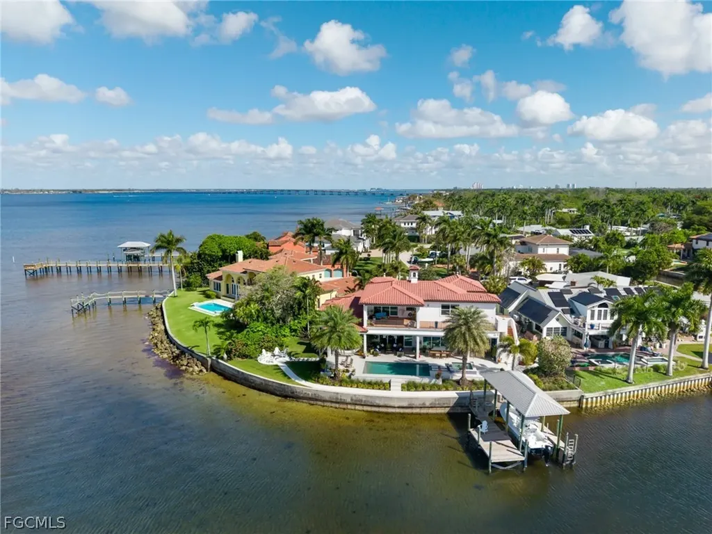 911 Aqua Lane Fort Myers FL 33919