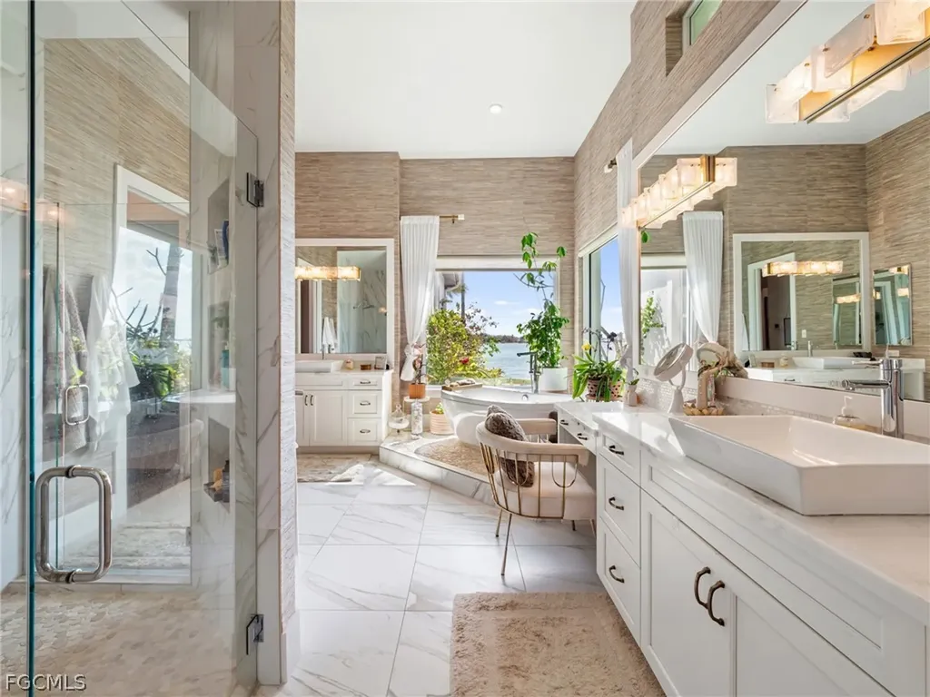 911 Aqua Lane Fort Myers FL 33919