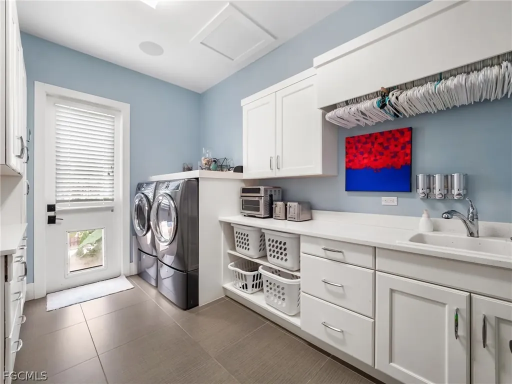 911 Aqua Lane Fort Myers FL 33919