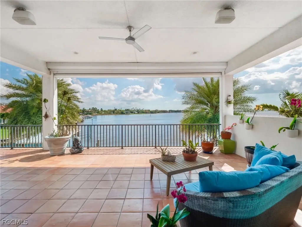 911 Aqua Lane Fort Myers FL 33919