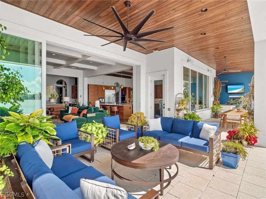 911 Aqua Lane Fort Myers FL 33919